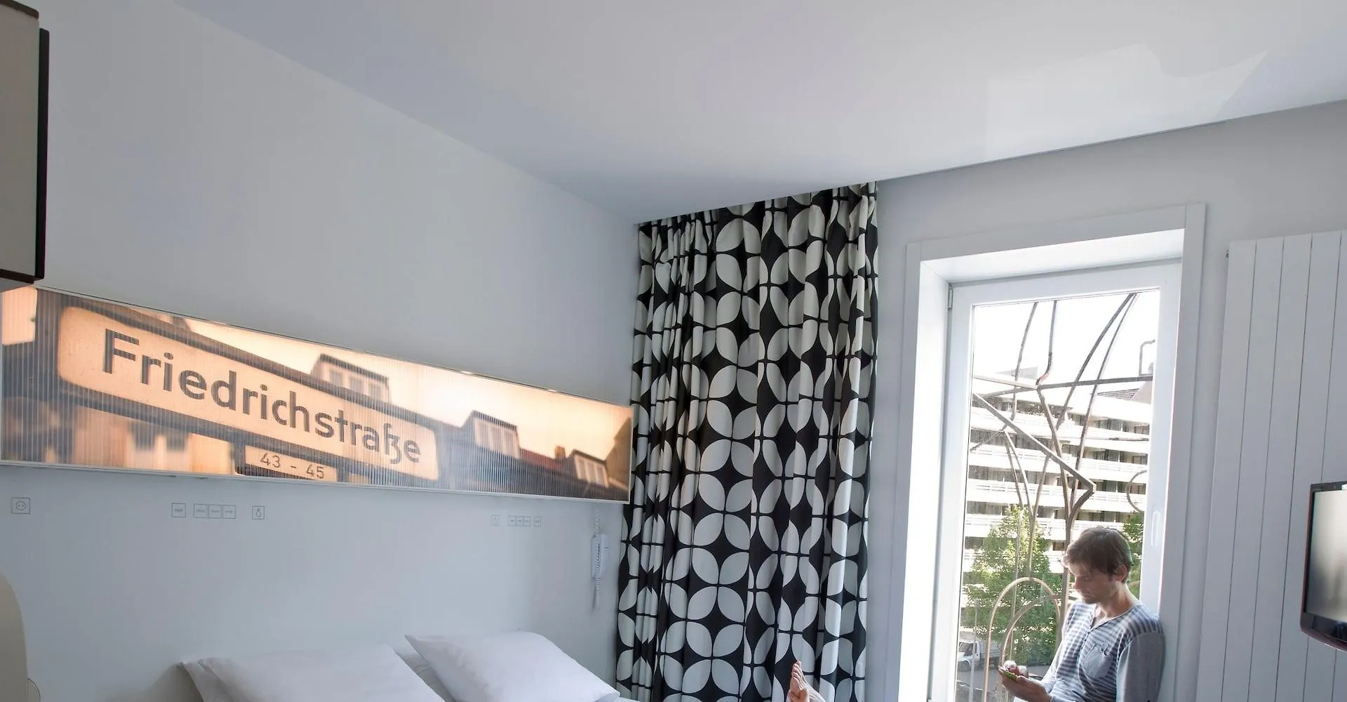 Hotel Gat Point Charlie Berlin 3*,