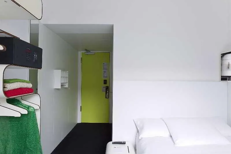 Hotel Gat Point Charlie Berlin 3*,
